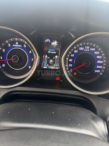 Hyundai Elantra 2011, 115,000 km - 1.6 l - Quba