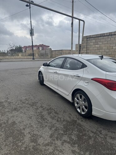 Hyundai Elantra 2011, 115,000 km - 1.6 l - Quba