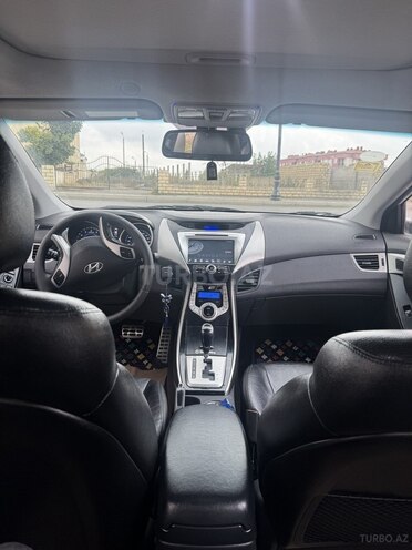 Hyundai Elantra 2011, 115,000 km - 1.6 l - Quba