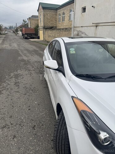 Hyundai Elantra 2011, 115,000 km - 1.6 l - Quba