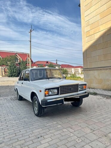 LADA (VAZ) 2107 2010, 215,000 km - 1.6 l - Quba