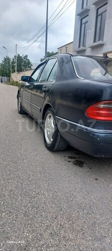 Mercedes E 230 1996, 350,000 km - 2.3 l - Quba