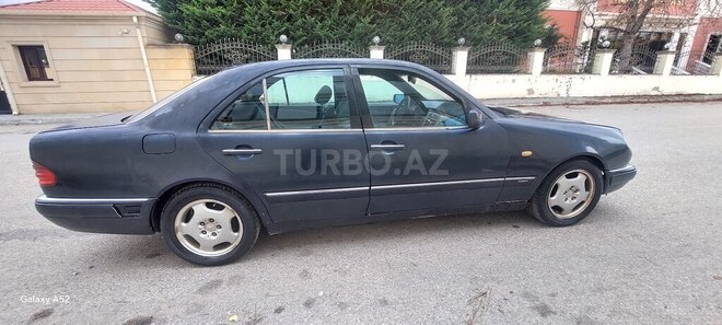 Mercedes E 230 1996, 350,000 km - 2.3 l - Quba