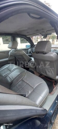 Mercedes E 230 1996, 350,000 km - 2.3 l - Quba