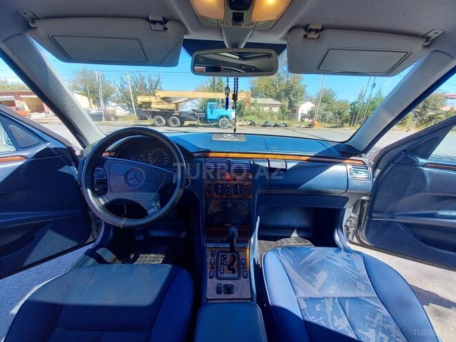 Mercedes E 240 1999, 528,888 km - 2.4 l - Beyləqan