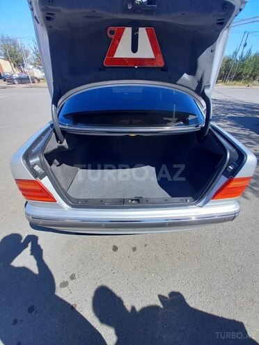Mercedes E 240 1999, 528,888 km - 2.4 l - Beyləqan