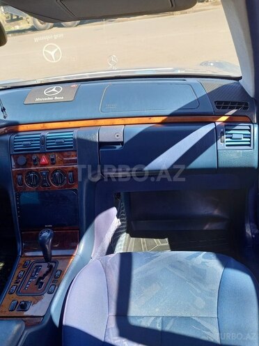 Mercedes E 240 1999, 528,888 km - 2.4 l - Beyləqan