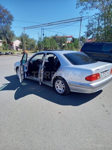 Mercedes E 240 1999, 528,888 km - 2.4 l - Beyləqan