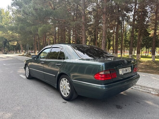 Mercedes E 240 1999, 350,000 km - 2.4 л - Sumqayıt