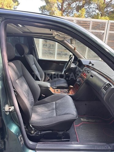 Mercedes E 240 1999, 350,000 km - 2.4 л - Sumqayıt