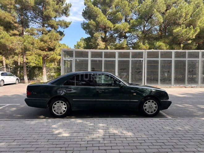 Mercedes E 240 1999, 350,000 km - 2.4 л - Sumqayıt