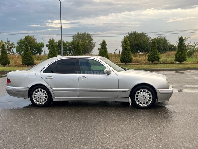 Mercedes E 220 2000, 302,000 km - 2.2 l - Ağcabədi