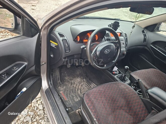 Kia  2008, 320,000 km - 1.6 л - Bakı