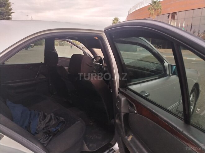 Mercedes E 220 1998, 321,123 km - 2.2 l - İmişli