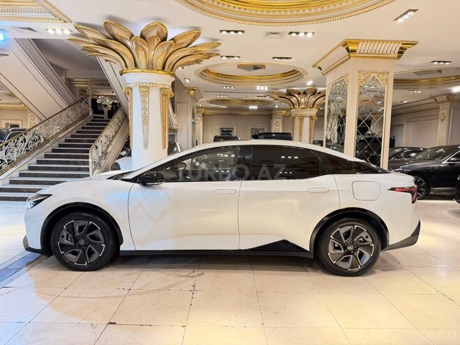 Toyota bZ3 2023, 35,000 km - 0.0 l - Bakı