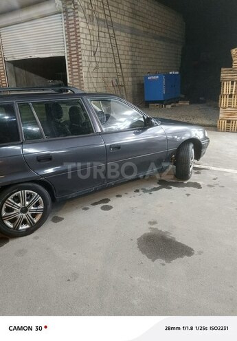Opel Astra 1993, 425,436 km - 2.0 л - Quba