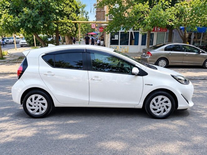 Toyota Aqua 2018, 190,000 km - 1.5 л - Bakı