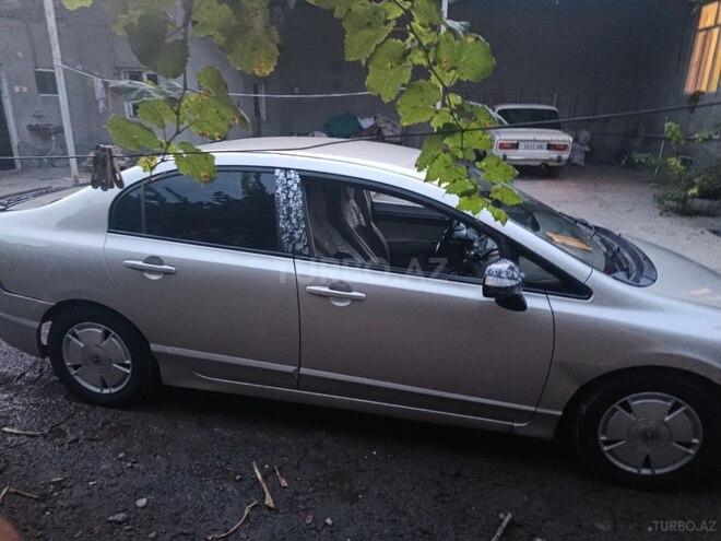 Honda Civic 2008, 80,000 km - 1.3 л - Qazax