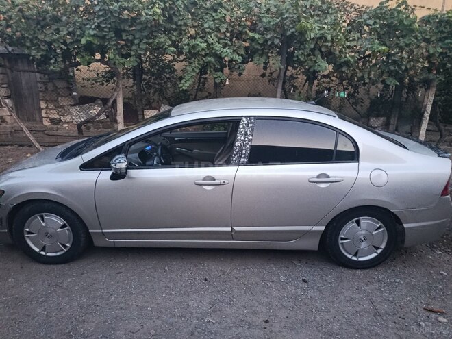 Honda Civic 2008, 80,000 km - 1.3 л - Qazax