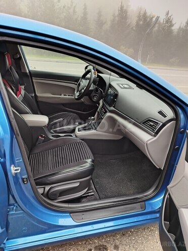Hyundai Elantra 2016, 223,871 km - 2.0 l - Qusar