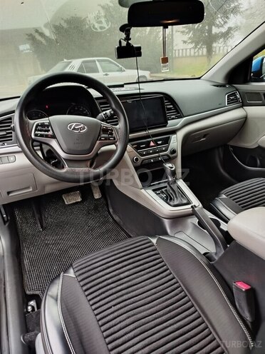 Hyundai Elantra 2016, 223,871 km - 2.0 l - Qusar