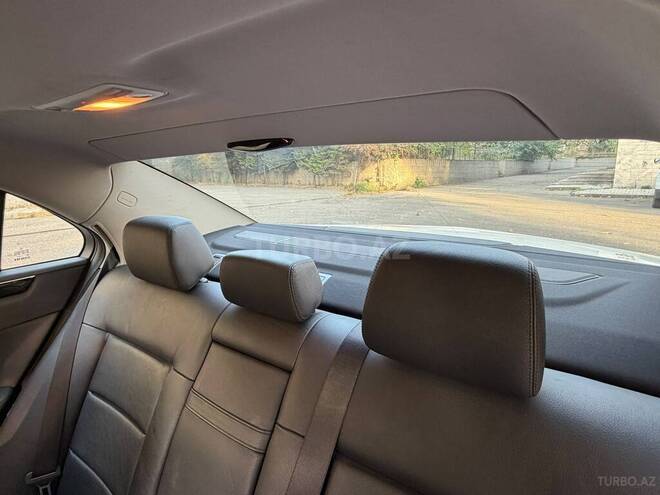 Mercedes E 200 2010, 149,547 km - 1.8 l - İsmayıllı