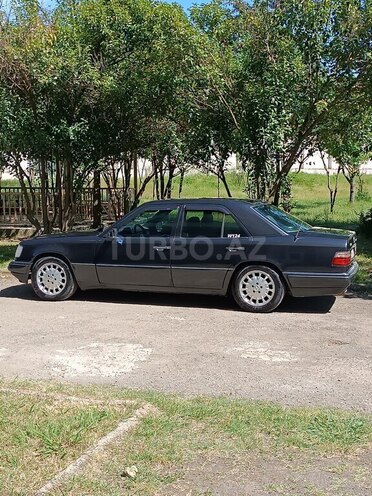 Mercedes E 220 1994, 360,000 km - 2.2 l - Lənkəran