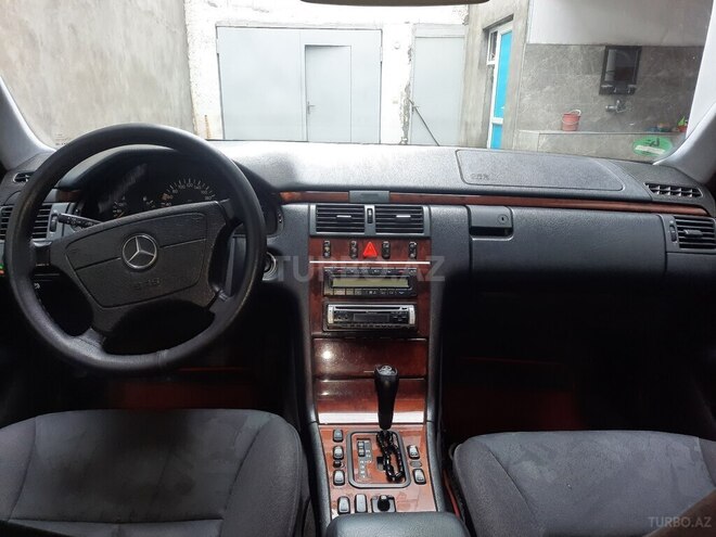 Mercedes E 200 1999, 398,800 km - 2.0 l - Gəncə