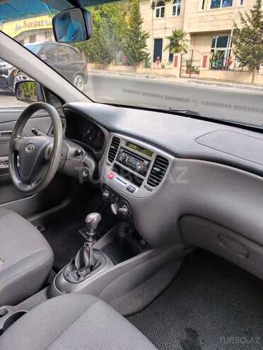 Kia Rio 2006, 290,000 km - 1.4 l - Şəki