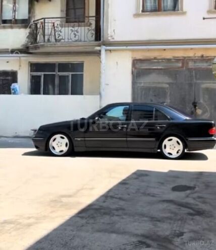 Mercedes E 200 1997, 300,000 km - 2.0 l - Gəncə