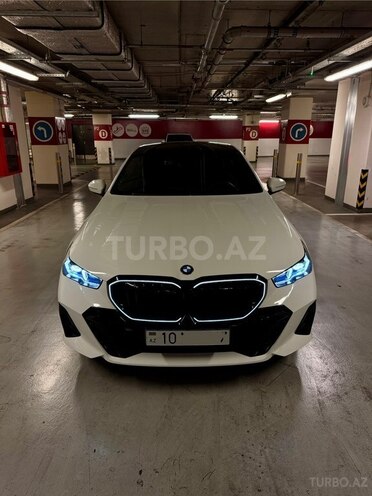 BMW 520 2025, 8,900 km - 2.0 л - Bakı