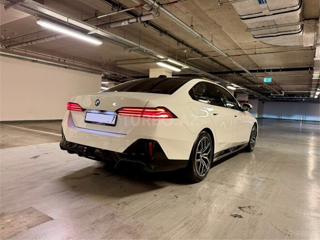 BMW 520 2025, 8,900 km - 2.0 л - Bakı