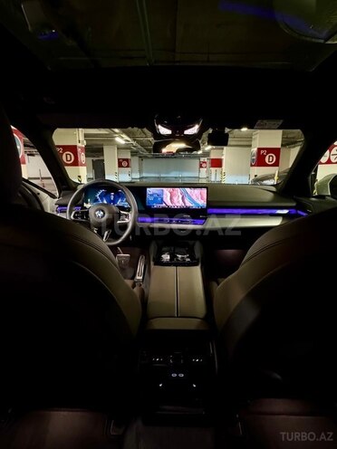 BMW 520 2025, 8,900 km - 2.0 л - Bakı