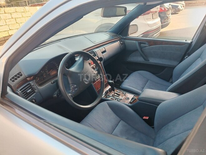 Mercedes E 240 2000, 369,321 km - 2.4 l - Bakı