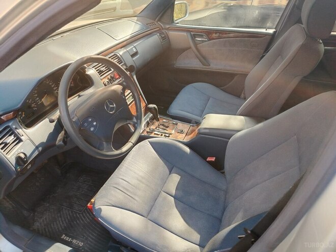 Mercedes E 240 2000, 369,321 km - 2.4 l - Bakı