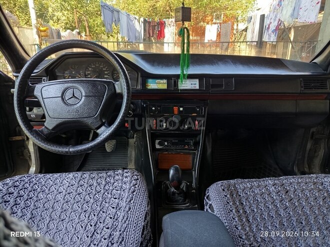 Mercedes  1988, 700,000 km - 2.0 л - Masallı