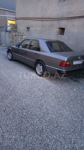 Mercedes  1988, 700,000 km - 2.0 л - Masallı