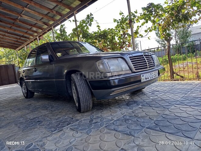 Mercedes  1988, 700,000 km - 2.0 л - Masallı