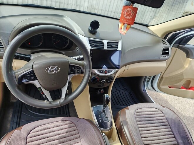 Hyundai Accent 2011, 194,000 km - 1.6 l - Masallı