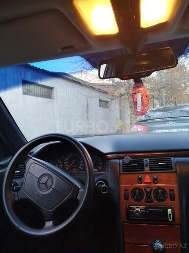Mercedes E 200 1997, 168,000 km - 2.0 l - Şəmkir