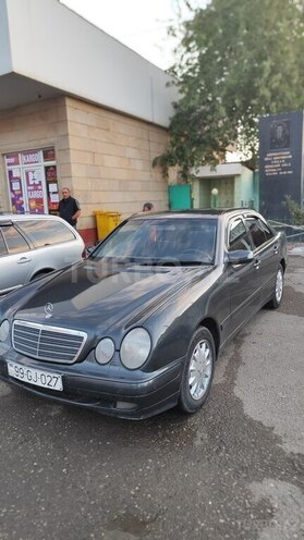 Mercedes E 270 2001, 514,387 km - 2.7 l - Bakı