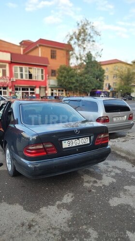 Mercedes E 270 2001, 514,387 km - 2.7 l - Bakı