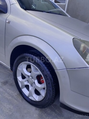 Opel Astra 2006, 390,000 km - 1.9 l - Quba