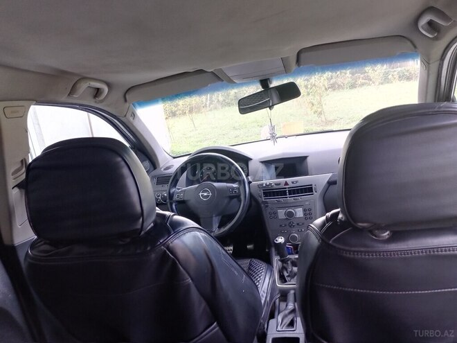 Opel Astra 2006, 390,000 km - 1.9 l - Quba