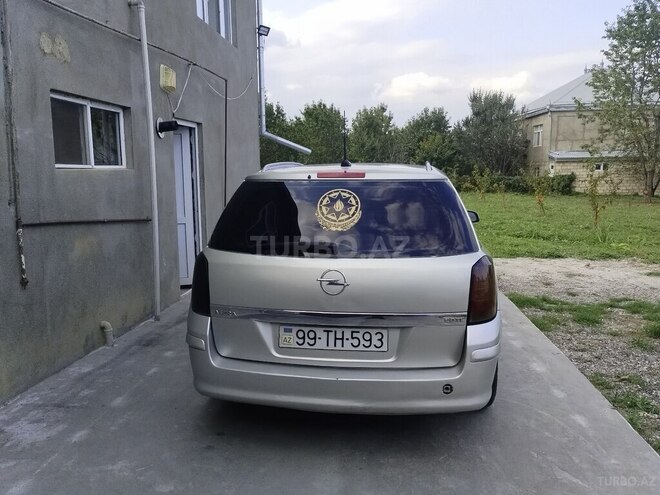 Opel Astra 2006, 390,000 km - 1.9 l - Quba
