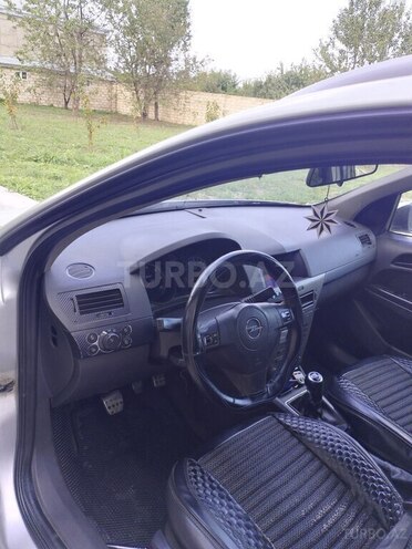 Opel Astra 2006, 390,000 km - 1.9 l - Quba