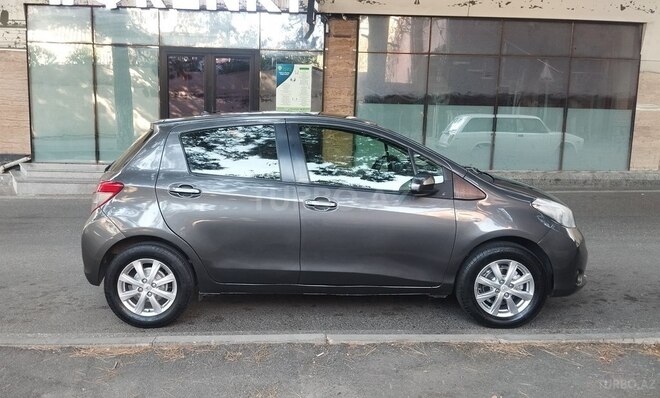 Toyota Yaris 2012, 350,000 km - 1.5 л - Bakı