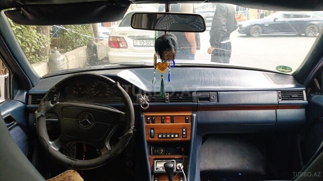 Mercedes 200 E 1992, 933,000 km - 2.0 л - Bakı