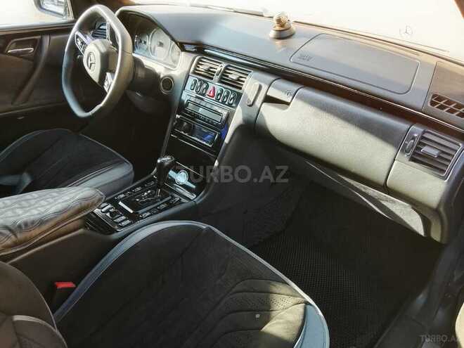 Mercedes E 240 1999, 421,482 km - 2.4 l - Bakı