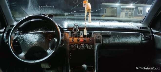 Mercedes E 230 1996, 217,283 km - 2.3 л - Şirvan